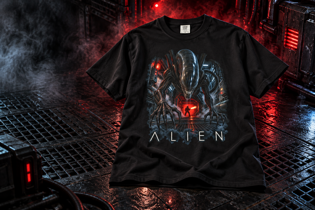 Alien Movie Poster T-Shirt — Vintage Sci‑Fi Xenomorph Graphic Tee